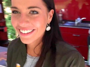 Sexo en trío en público