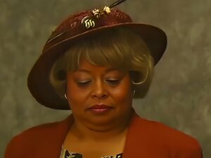 Sumérgete en los deseos más salvajes de una abuela poco convencional