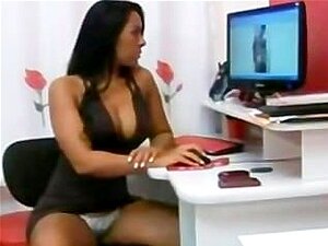 Joyce Oliveira es follada por el culo