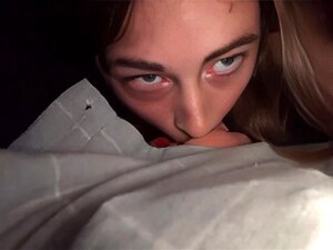 AUTOESTOPISTA CACHONDA ME CHUPA LA POLLA EN EL COCHE Y VIENE A MI CASA