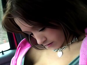 Pareja caliente chupando tetas y polla