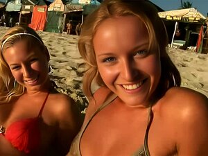 Kathia Nobili Vacation Bang Junto a la Piscina