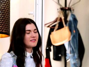 18 Videoz - Ariana Shaine - Extremistas bisexuales comparten polla