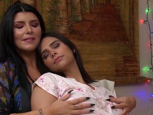 GirlfriendsFilms MILF Romi Rain, una linda lesbiana que lame culos