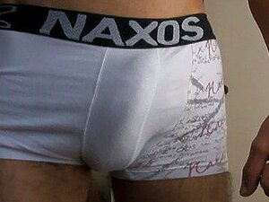 Latino desnudo haciendo porno gay