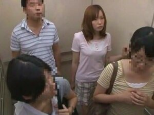 La puta japonesa más caliente Ayu Sugihara en público increíble,