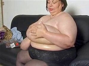 Experimenta el placer supremo con nuestras chicas tetonas y su