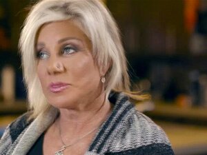 La vieja abuela Payton Hall follada por el hombre fresco Brad Hart. La