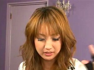 Yuki Mizuho se pone sucia con una polla caliente