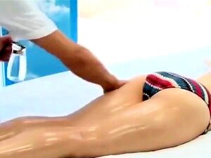 Chica japonesa masajea y folla a su novio