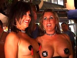 Halloween Mardi Gras Festival Parte 2