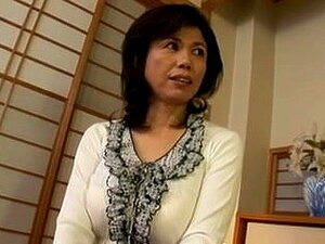 Una abuela japonesa tetona follada sin experiencia, tetona y de buen