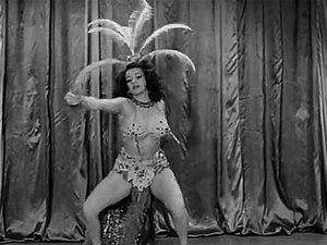 Modelo de baile de barriga caliente