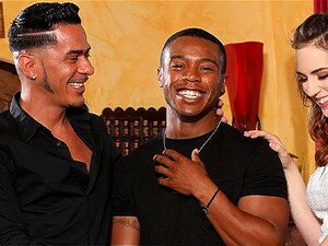 ADULT TIME - Esposa cachonda Raven se folla a su marido bi con su