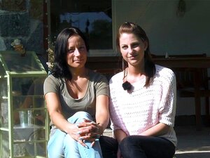 Las novias disfrutan de su fin de semana en el jardín