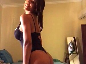 Angelina llama a una escort negra en Ibiza - Ibizahoney