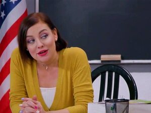Sovereign Syre, una profesora de secundaria, está en su aula