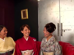 Reiko Kobayakawa y Akari Asagiri más una fiesta sexual de kimono con