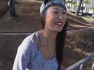 Follando el culo apretado de Sharon Lee en público abierto para que
