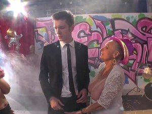 XXX Fucktory - La parodia al estilo italiano, Escena #07, frente a un