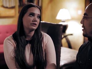 El sacerdote malvado se aprovecha de la tetona Gia Paige. El sacerdote