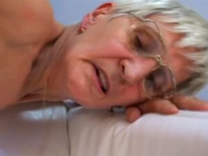 erótica, mi abuela dura