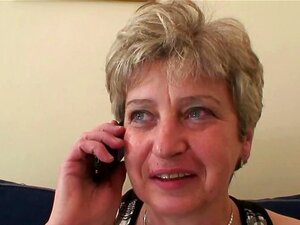 Doble follada después de masturbarse el coño