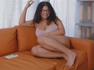 Atrapados follando en secreto con la vecina. ¡Diana e Inga hacen de