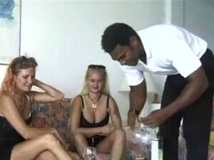 Trío interracial amateur con facial de semen