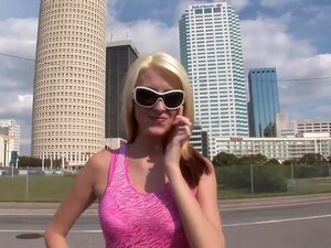 Pornstar exótica en el striptease más caliente, escena xxx de