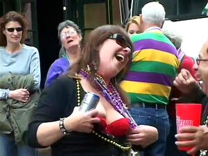 Putas de desnudez pública te aman mostrarte, ¿qué tiene Mardi Gras