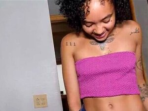 dos sexys y finas perras asiáticas filipina amora follan a un