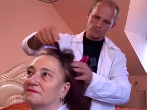 la abuela peluda y cachonda extrema es follada profundamente por su
