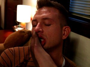 Ama de casa pervertida trabajando con pies, Samantha Ryan es una ama