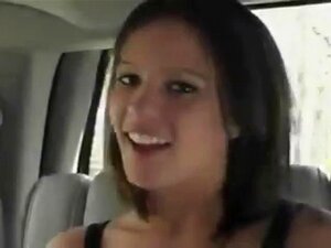 Chica sexy es follada por una polla gigante, ¡siente el placer en