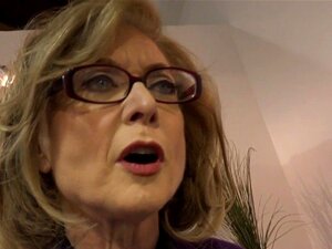 Abuela monta una polla negra y hace una mamada para una corrida en la