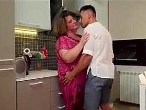 Abuela rellenita real todavía tiene sexo en su +60