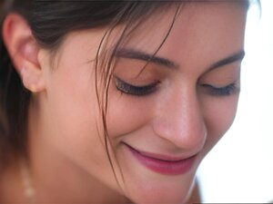 GIRLSWAY - La dueña de una tienda de flores lesbianas tiene un polvo