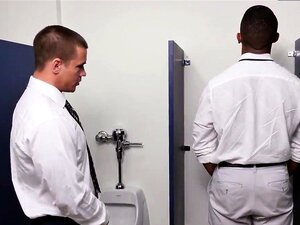 Videos de chicos porno gay y videos de sexo sin circuncidar con polla