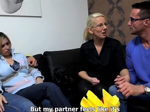 Esposa Rubia Engañando a su Esposo