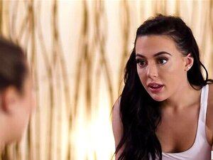 GirlsWay: Una situación de squirting salvaje se convierte en sexo