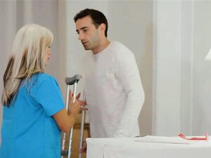 La polla de Jake se pone dura con el toque tierno de Sally