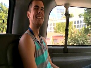 Engañado por tener una mamada homosexual
