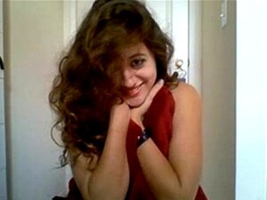 Una linda amateur muestra sus grandes tetas naturales