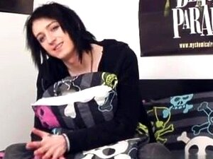 Castration twink gay porn Cute emo Mylo Fox se une a homoemo en su