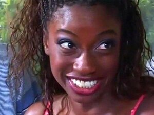 Monique se divirtió un poco