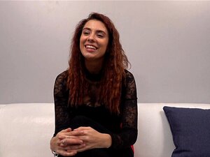 Cutie con tetas D gana dinero extra por estudiar. Barbora se tomó un