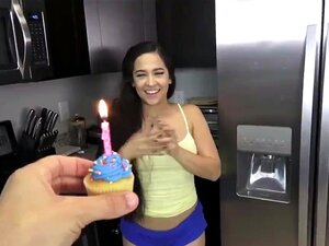 El lindo jacuzzi amateur xxx desvirginado para mi cumpleaños