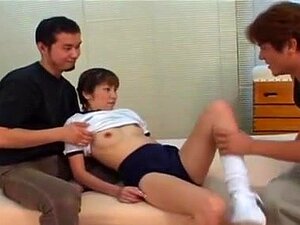 Una estudiante japonesa follada en el coño en la universidad, una