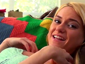 Mofos - Vamos a probar el anal - Oooh Thats the Wrong Hole